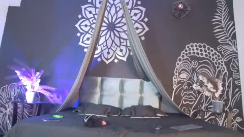 Ari online show from 10, 9, 2025