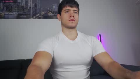 Snapshot of arilass chatting on 28, 11, 2025 A n g e l f r o m H e l l online show from 28, 11, 2025