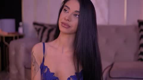 Snapshot of arinarhodes chatting on 4, 11, 2025 Arina online show from 4, 11, 2025