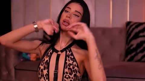 Snapshot of arinarhodes chatting on 20, 11, 2025 Arina online show from 20, 11, 2025