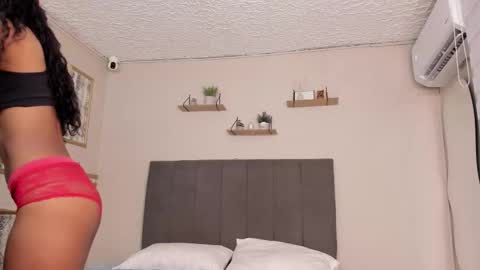 Snapshot of aris_emma chatting on 26, 10, 2025 Aris Emma online show from 26, 10, 2025