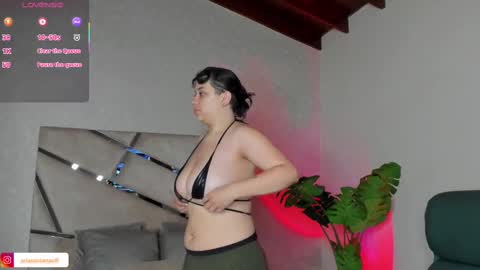 Snapshot of arisantana chatting on 18, 9, 2025 Aria online show from 18, 9, 2025