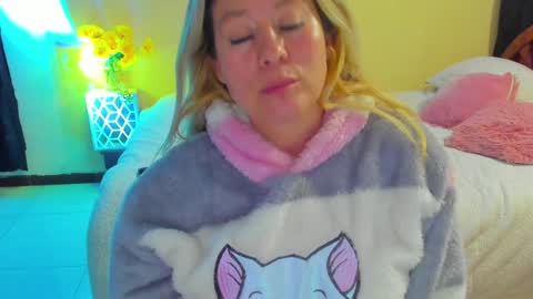 arisha_katy1 online show from 8, 2, 2025