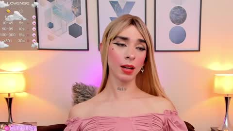 Snapshot of arivega chatting on 12, 1, 2025 Nice to meet you thumb up me please its important I LOOK MY BIO DOWN online show from 12, 1, 2025