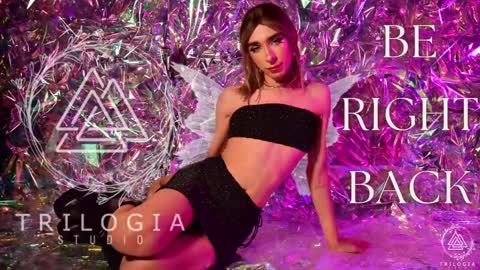 Snapshot of arivega chatting on 15, 1, 2025 Nice to meet you thumb up me please its important I LOOK MY BIO DOWN online show from 15, 1, 2025