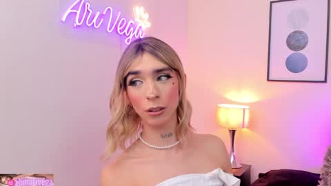 Snapshot of arivega chatting on 21, 2, 2025 Nice to meet you thumb up me please its important I LOOK MY BIO DOWN online show from 21, 2, 2025