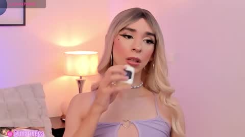 Snapshot of arivega chatting on 15, 9, 2025 Nice to meet you thumb up me please its important I LOOK MY BIO DOWN online show from 15, 9, 2025