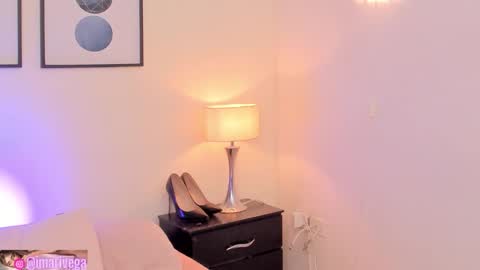 Snapshot of arivega chatting on 26, 10, 2025 Nice to meet you thumb up me please its important I LOOK MY BIO DOWN online show from 26, 10, 2025