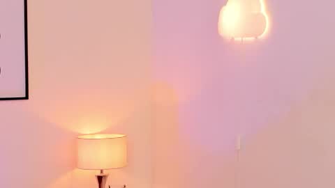 Snapshot of arivega chatting on 21, 11, 2025 Nice to meet you thumb up me please its important I LOOK MY BIO DOWN online show from 21, 11, 2025