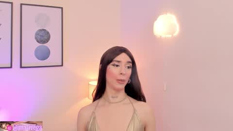 Snapshot of arivega chatting on 25, 11, 2025 Nice to meet you thumb up me please its important I LOOK MY BIO DOWN online show from 25, 11, 2025