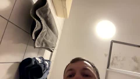 Snapshot of armyskater32 chatting on 8, 9, 2025 armyskater32 online show from 8, 9, 2025