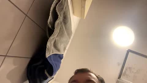 Snapshot of armyskater32 chatting on 5, 10, 2025 armyskater32 online show from 5, 10, 2025