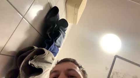 Snapshot of armyskater32 chatting on 4, 11, 2025 armyskater32 online show from 4, 11, 2025