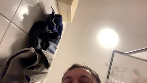 Snapshot of armyskater32 chatting on 5, 11, 2025 armyskater32 online show from 5, 11, 2025