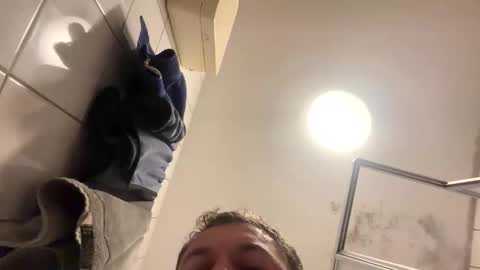 Snapshot of armyskater32 chatting on 8, 11, 2025 armyskater32 online show from 8, 11, 2025