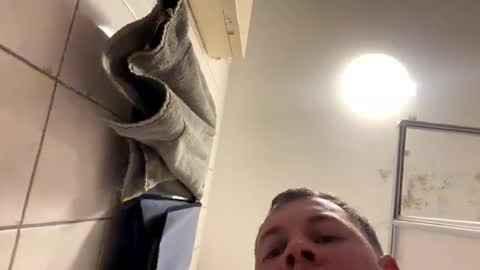 Snapshot of armyskater32 chatting on 23, 11, 2025 armyskater32 online show from 23, 11, 2025