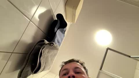 armyskater32 online show from 2, 4, 2026