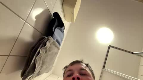 armyskater32 online show from 4, 4, 2026