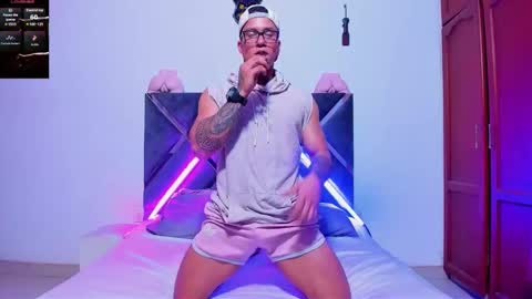 Snapshot of arnold_fit_hot98 chatting on 12, 11, 2025 Arnold fit hot98 online show from 12, 11, 2025