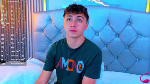 Snapshot of aron__cooper chatting on 13, 12, 2024 aron__cooper online show from 13, 12, 2024