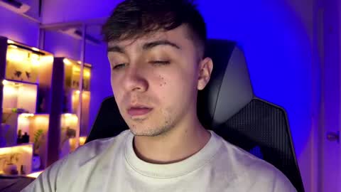 Snapshot of aron__cooper chatting on 11, 9, 2025 aron__cooper online show from 11, 9, 2025