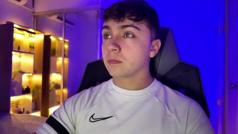 Snapshot of aron__cooper chatting on 22, 9, 2025 aron__cooper online show from 22, 9, 2025