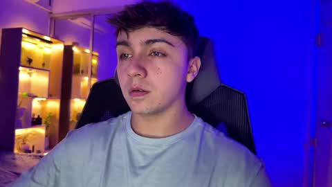 Snapshot of aron__cooper chatting on 2, 10, 2025 aron__cooper online show from 2, 10, 2025