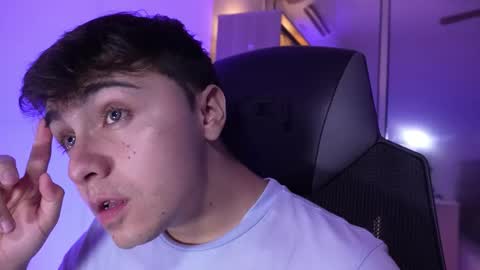 Snapshot of aron__cooper chatting on 11, 10, 2025 aron__cooper online show from 11, 10, 2025