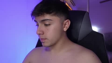 Snapshot of aron__cooper chatting on 24, 10, 2025 aron__cooper online show from 24, 10, 2025