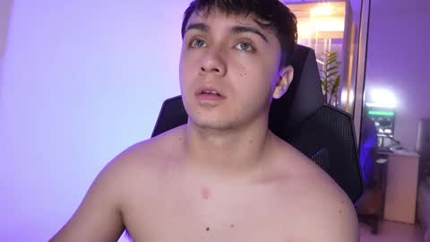 Snapshot of aron__cooper chatting on 17, 11, 2025 aron__cooper online show from 17, 11, 2025