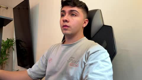 aron__cooper online show from 22, 5, 2026