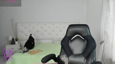 Aron cruz  online show from 7, 1, 2025