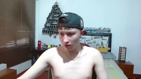 Snapshot of aron_miller18 chatting on 21, 12, 2024 Aaron online show from 21, 12, 2024