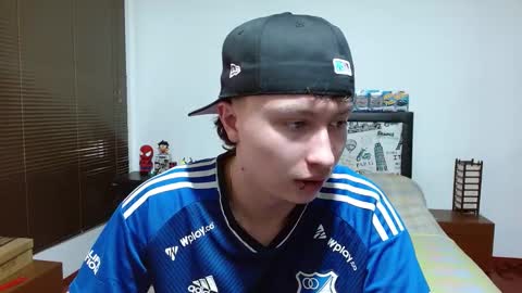 Snapshot of aron_miller18 chatting on 8, 2, 2025 Aaron online show from 8, 2, 2025