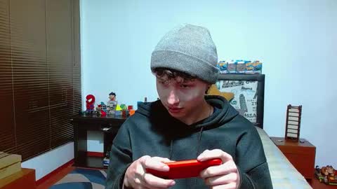 Snapshot of aron_miller18 chatting on 8, 3, 2025 Aaron online show from 8, 3, 2025