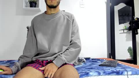 Snapshot of aronxx_ chatting on 10, 1, 2025 BLACK FRIDAY 55 OFF ON MY ONLYFANS. online show from 10, 1, 2025