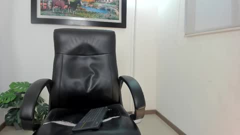   online show from 10, 2, 2025