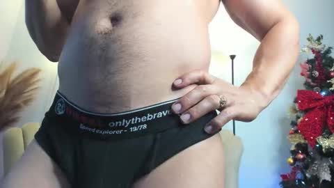 Snapshot of aroon_connor chatting on 11, 11, 2025 online show from 11, 11, 2025