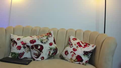 Snapshot of aroon_connor chatting on 24, 11, 2025 online show from 24, 11, 2025