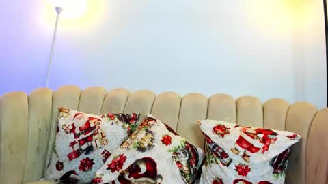 Snapshot of aroon_connor chatting on 16, 12, 2025 online show from 16, 12, 2025