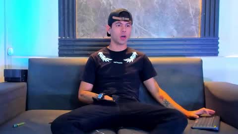 Aroon   online show from 1, 12, 2025