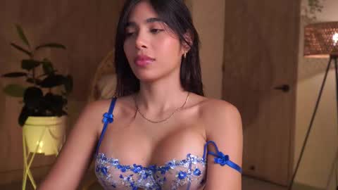 Snapshot of artemia_ chatting on 14, 11, 2025 Amanda online show from 14, 11, 2025