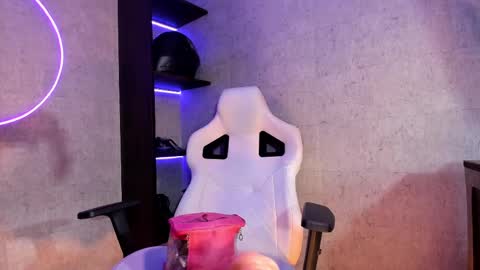 artemisablake online show from 13, 2, 2025