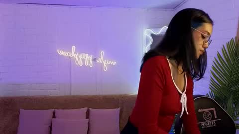 Snapshot of artemiss_tay chatting on 19, 9, 2025 artemiss_tay online show from 19, 9, 2025