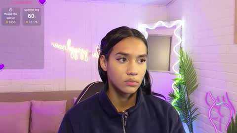 Snapshot of artemiss_tay chatting on 3, 11, 2025 artemiss_tay online show from 3, 11, 2025