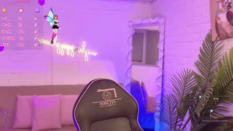 Snapshot of artemiss_tay chatting on 7, 11, 2025 artemiss_tay online show from 7, 11, 2025