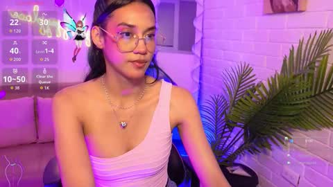 Snapshot of artemiss_tay chatting on 8, 11, 2025 artemiss_tay online show from 8, 11, 2025