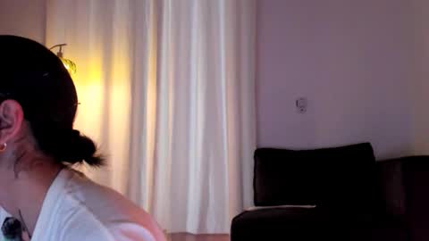 Snapshot of artgea chatting on 16, 1, 2026 Linda independent model artgeea online show from 16, 1, 2026