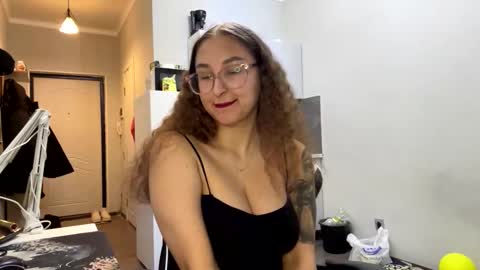 Mia  online show from 17, 2, 2026