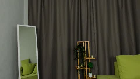 Snapshot of arthurpelto chatting on 23, 9, 2025 Sara online show from 23, 9, 2025
